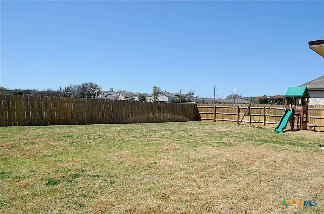 1716 Friesian Loop Property Photo 28