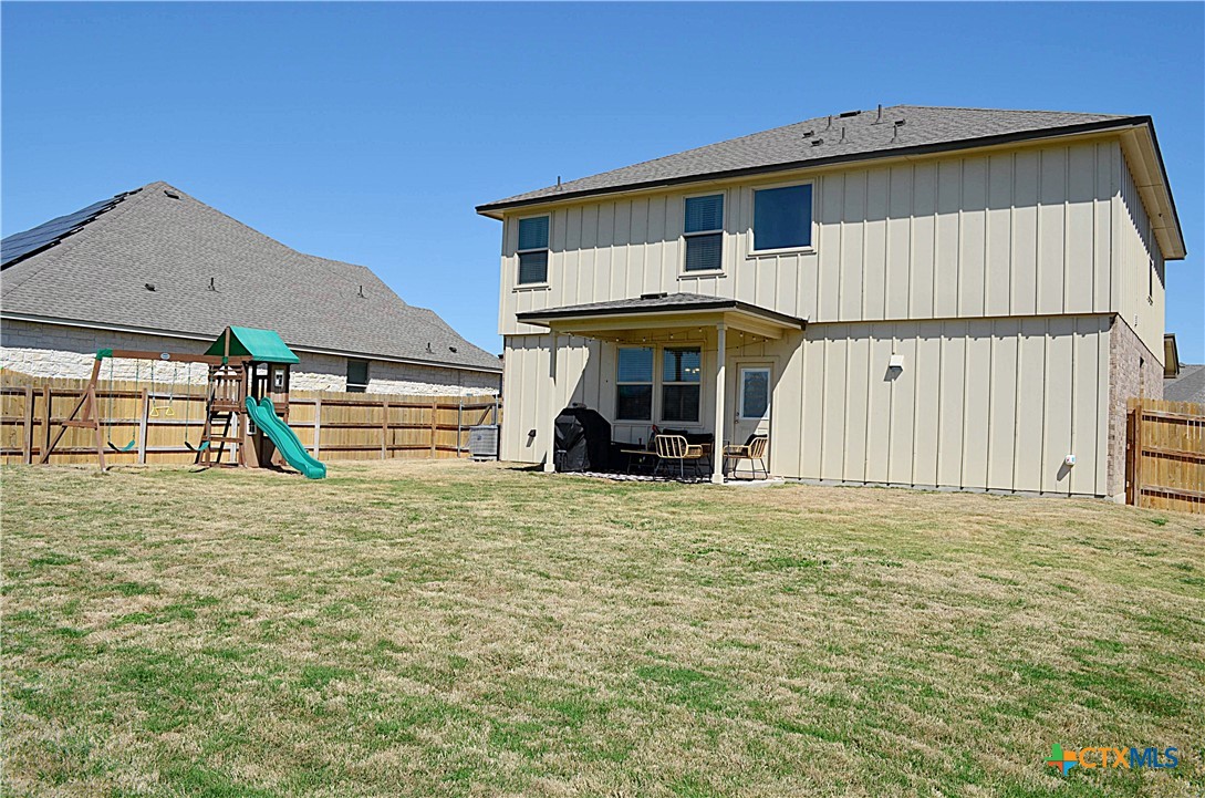 1716 Friesian Loop Property Photo 30