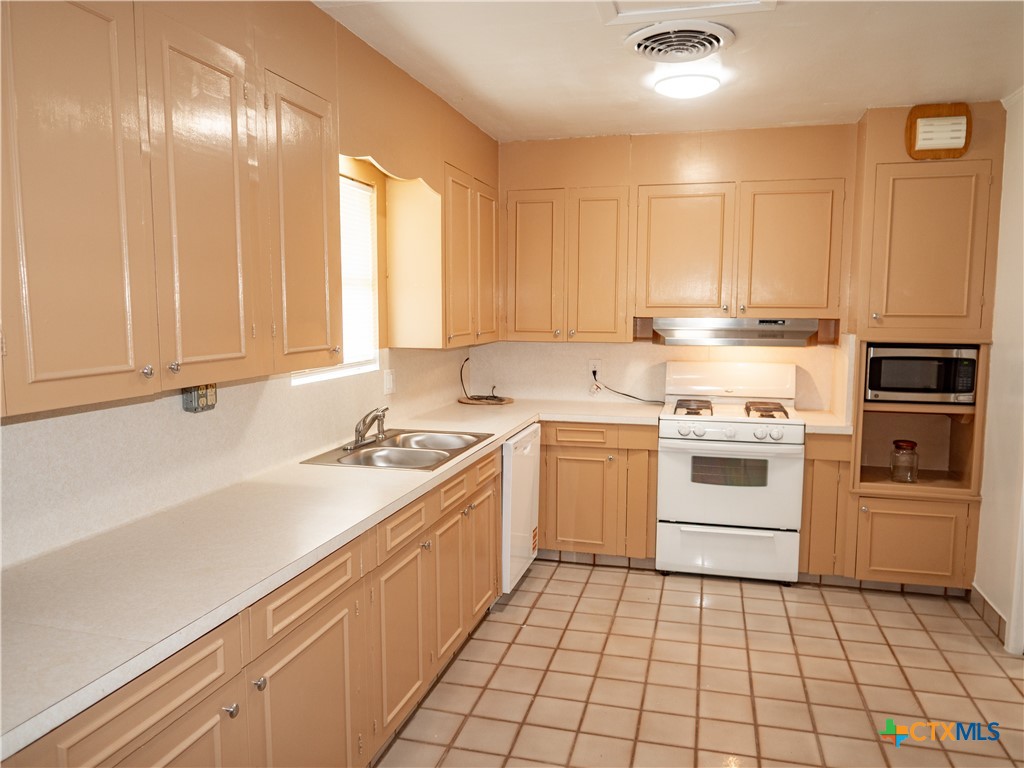 175 Fm 136 Property Photo 26