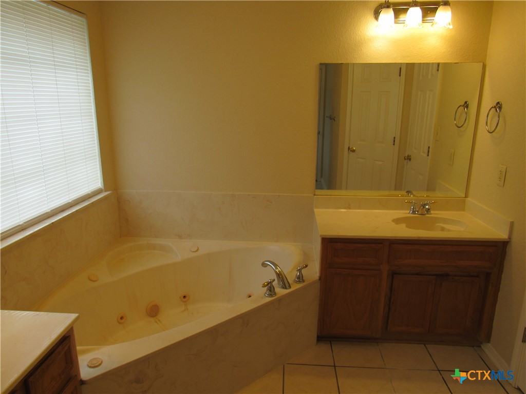 4800 Michael Drive Property Photo 10