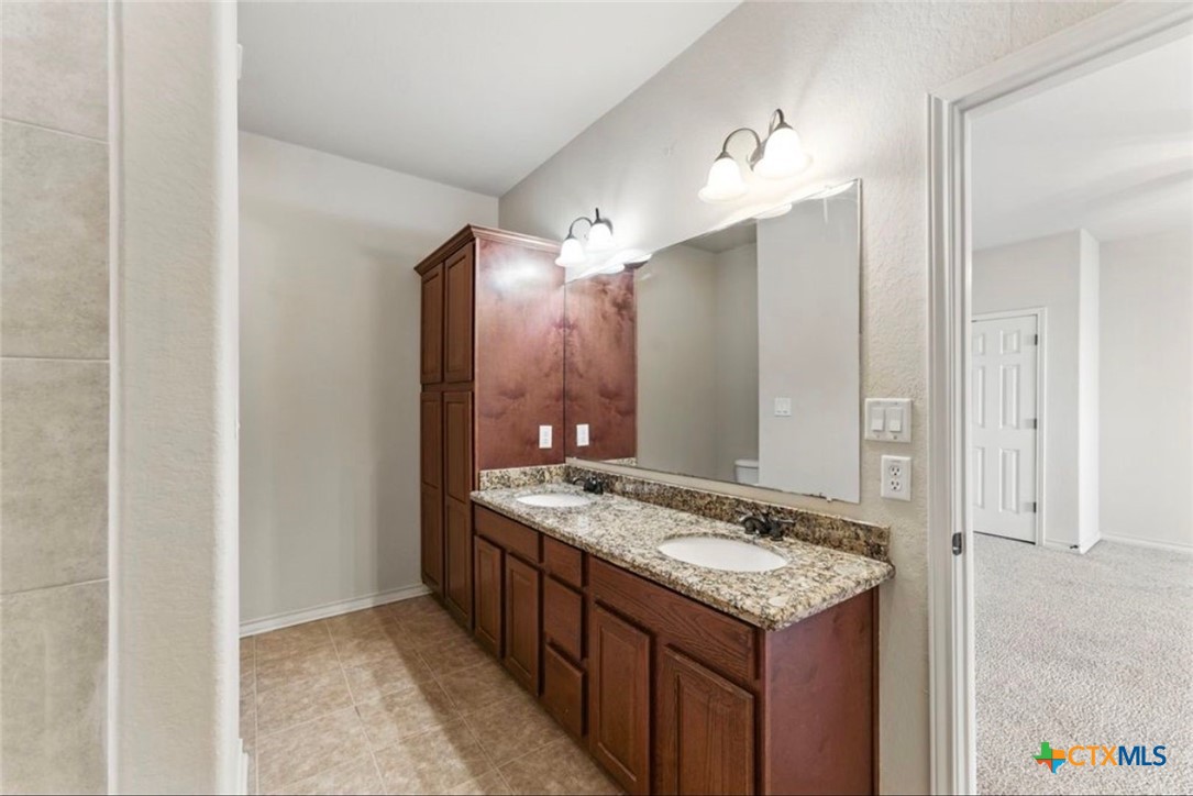 976 Parkview Drive Property Photo 14