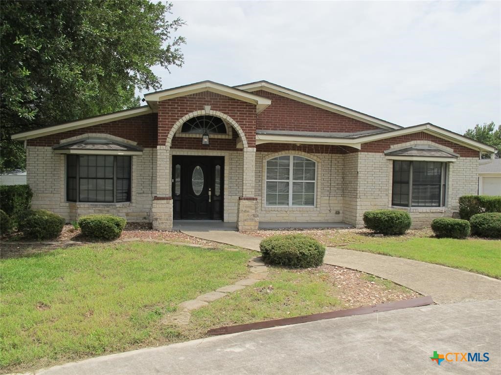 1011 Llewellyn Lane