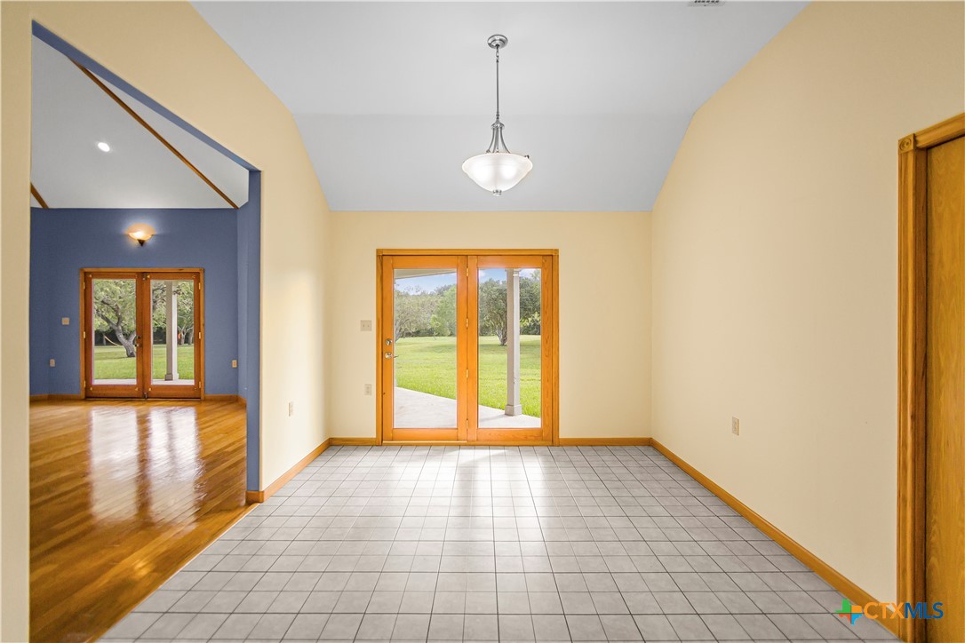 438 Westpark Avenue Property Photo 6