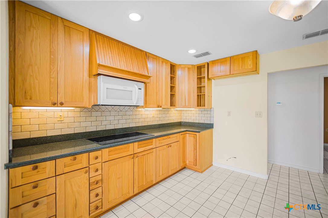 438 Westpark Avenue Property Photo 8