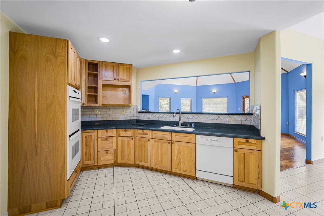 438 Westpark Avenue Property Photo 9