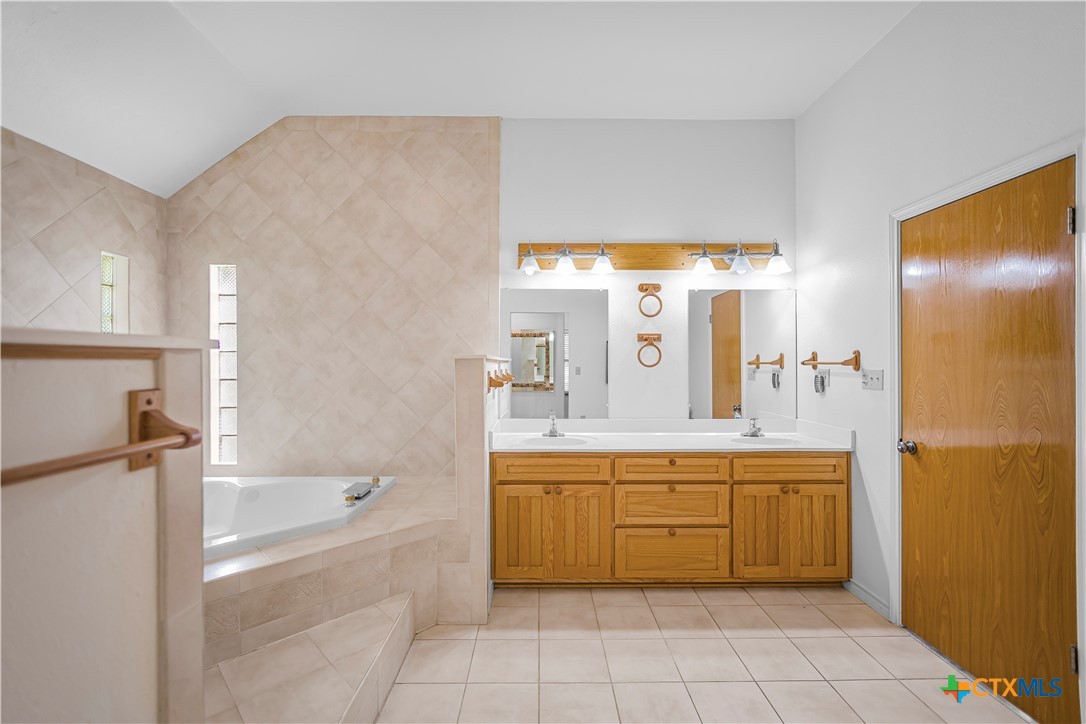 438 Westpark Avenue Property Photo 13