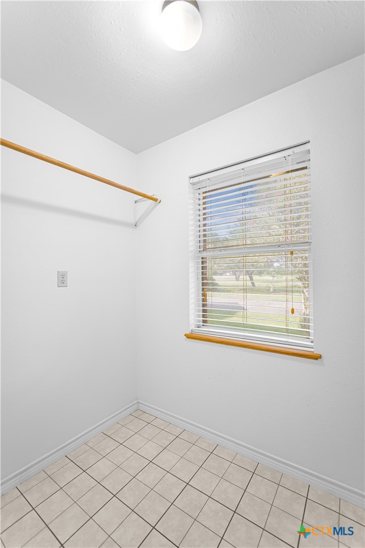 438 Westpark Avenue Property Photo 15