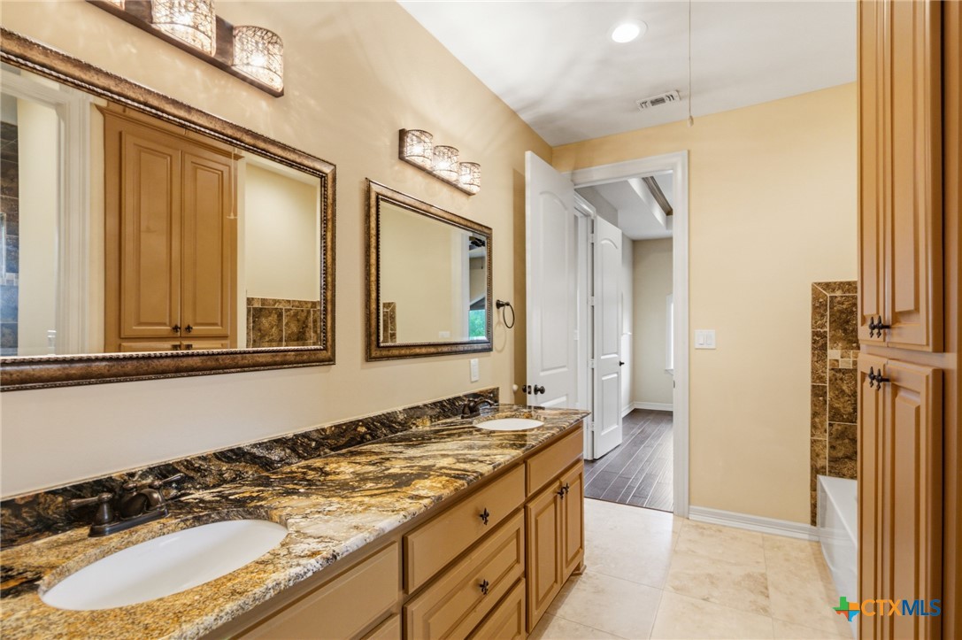 48 Post Oak Run Property Photo 34