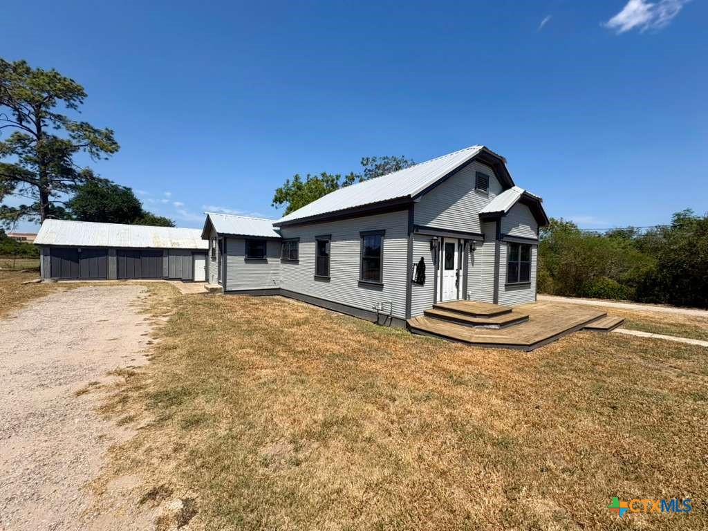 134 E North Street Property Photo 1