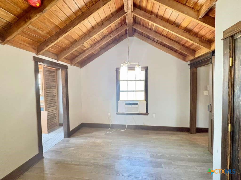 134 E North Street Property Photo 25