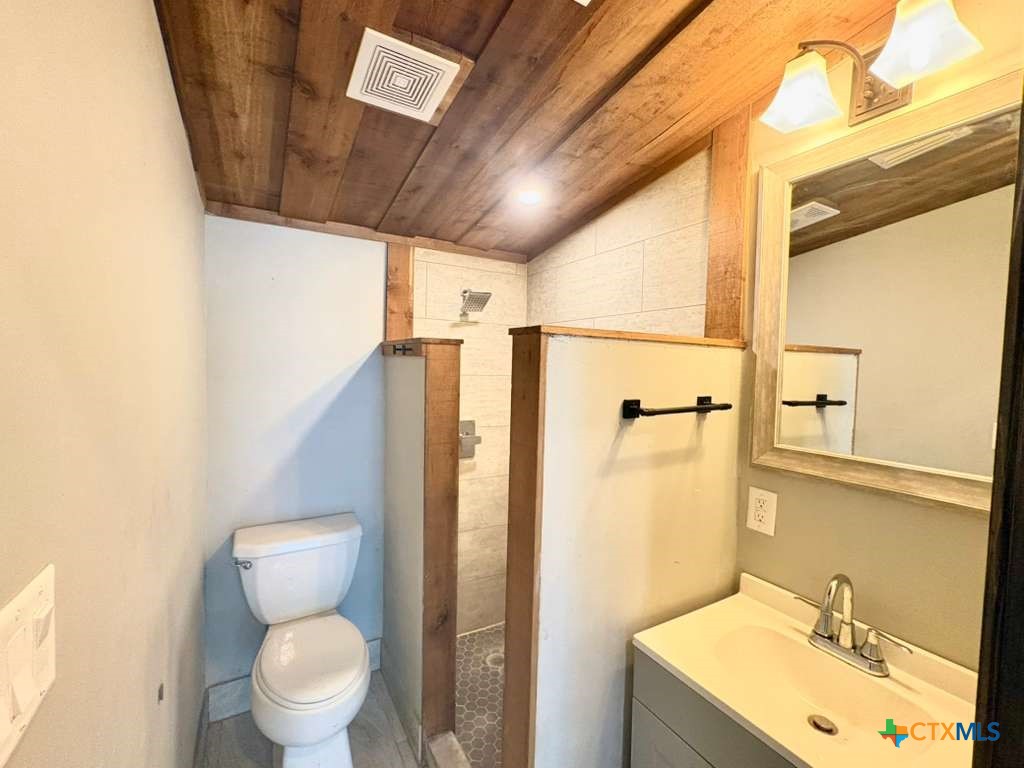 134 E North Street Property Photo 35