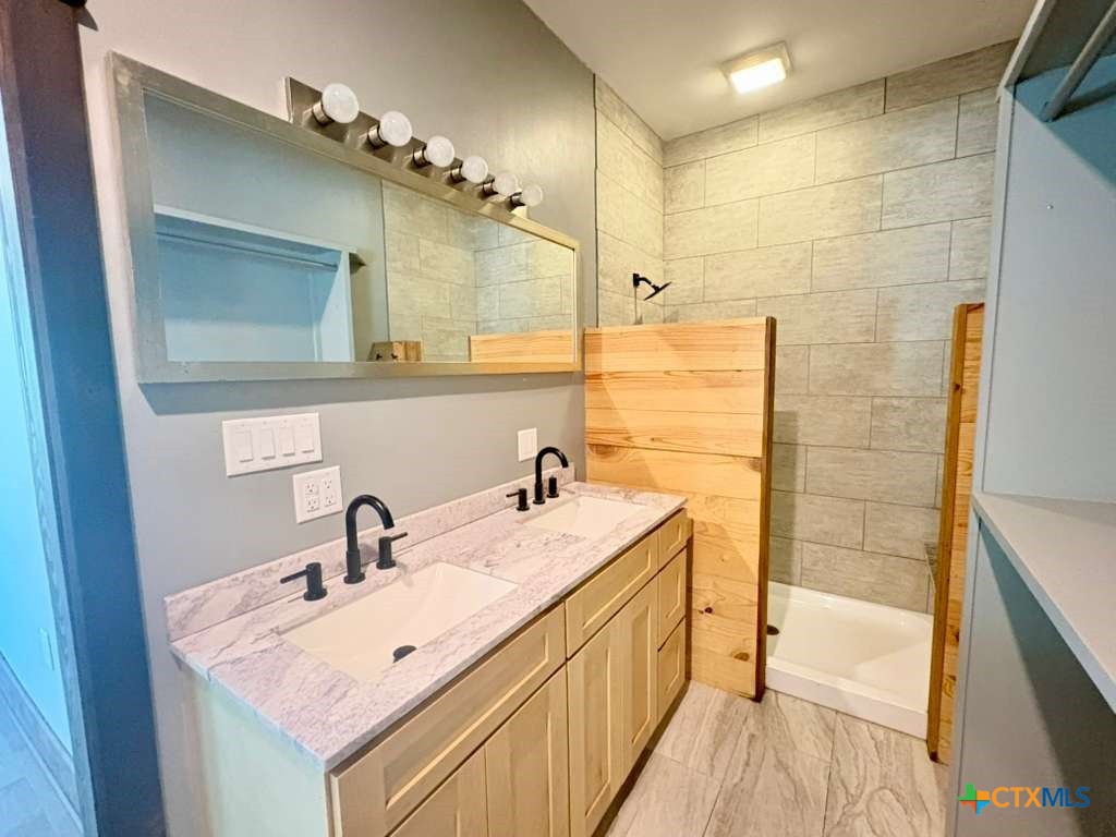 134 E North Street Property Photo 39
