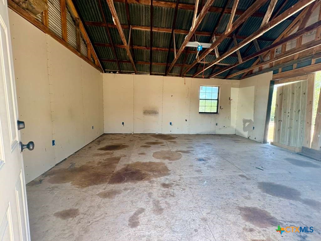 134 E North Street Property Photo 45