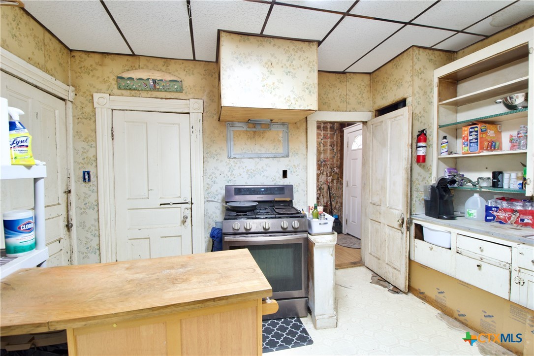 216 Fortune Street Property Photo 5