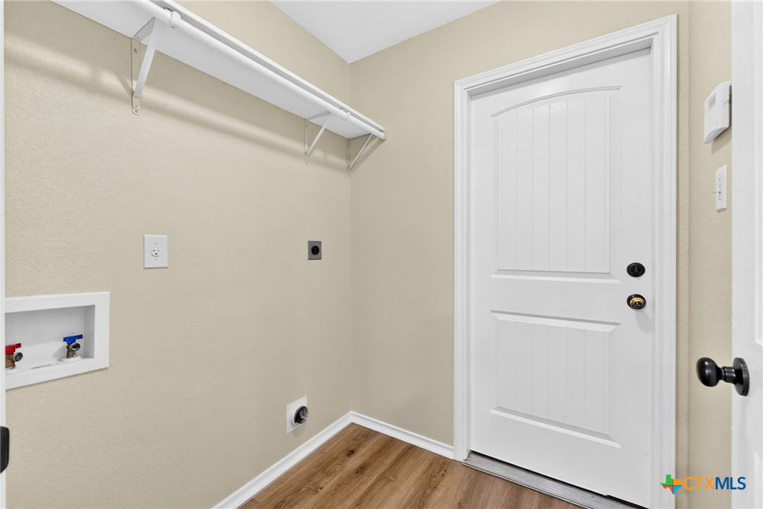 3907 Dewitt County Court Property Photo 11