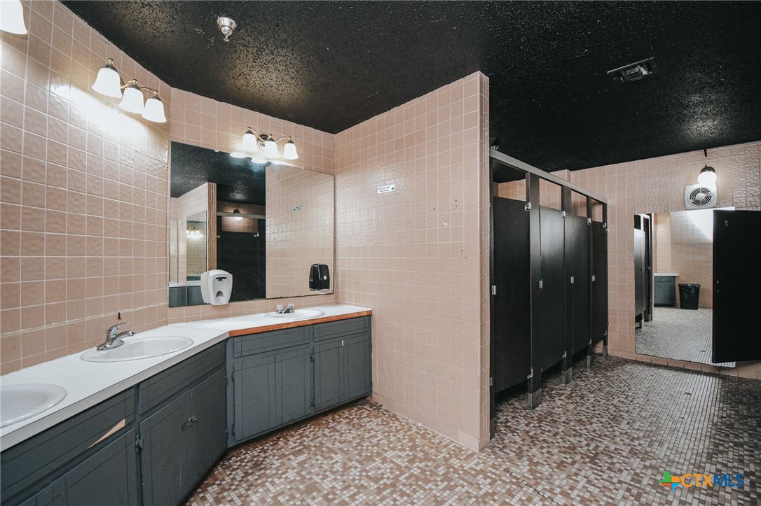 4106 Houston Highway Property Photo 22