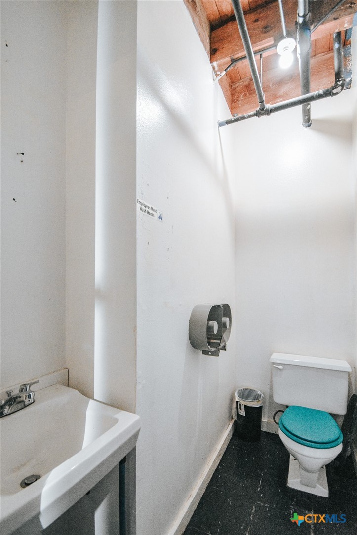 4106 Houston Highway Property Photo 41