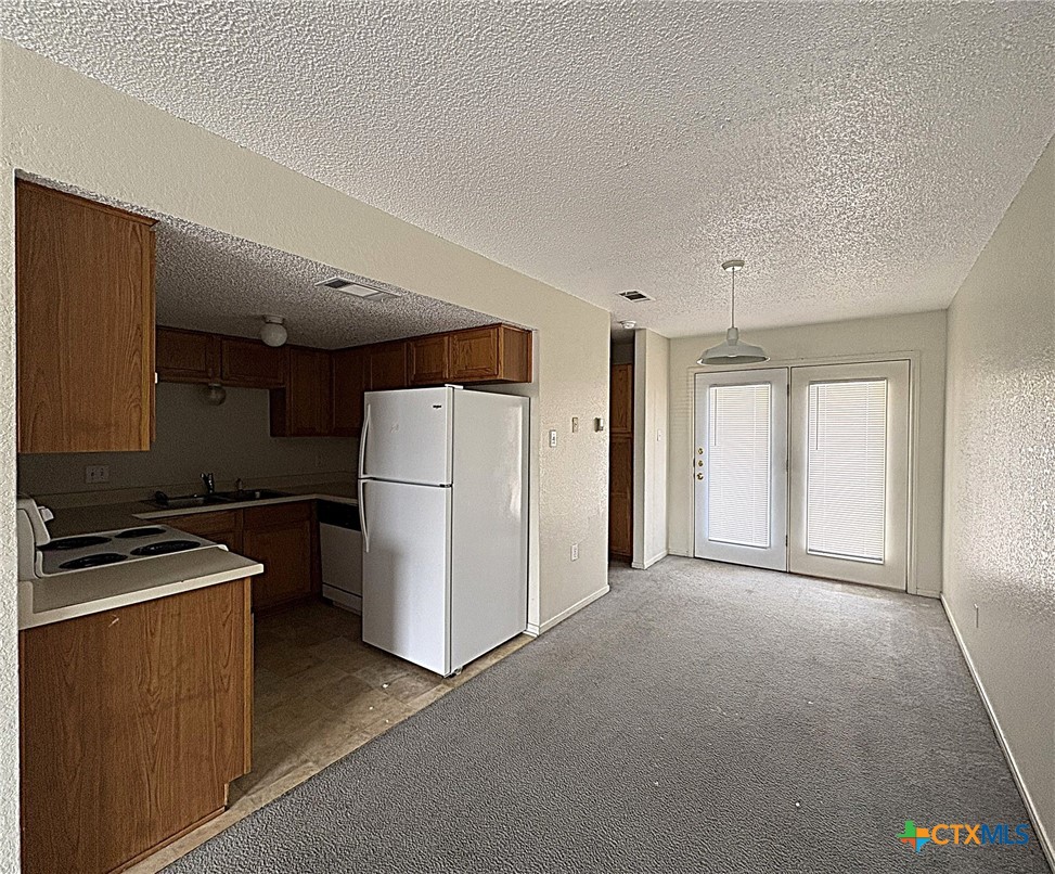 1307 Monroe Loop D Property Photo 2