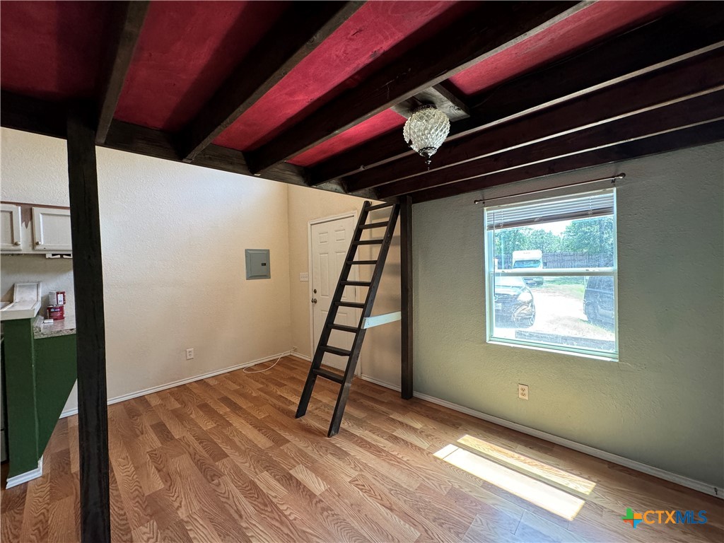 1108 W Mccarty Lane C Property Photo 4