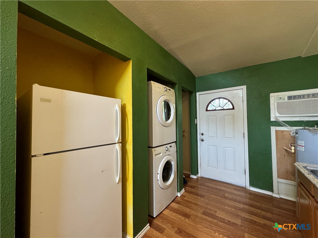 1108 W Mccarty Lane C Property Photo 8