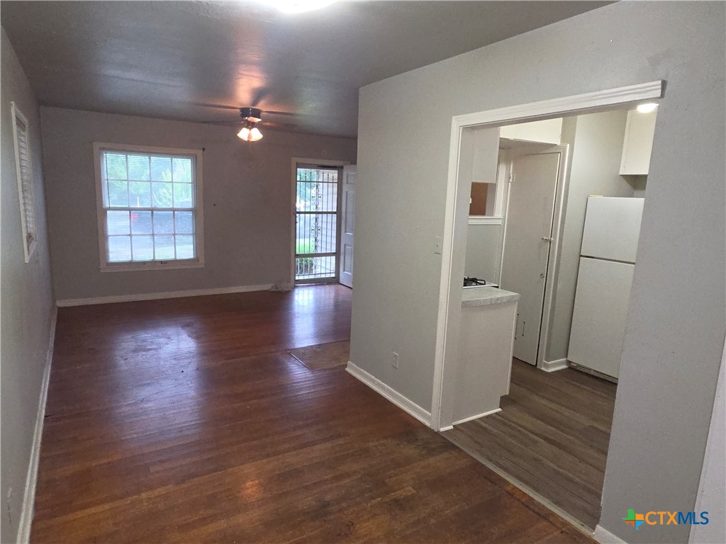 921 Duval Court Property Photo 4
