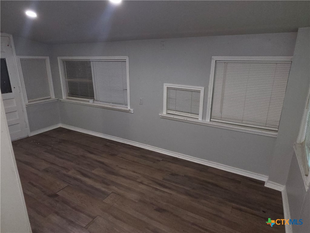 921 Duval Court Property Photo 7