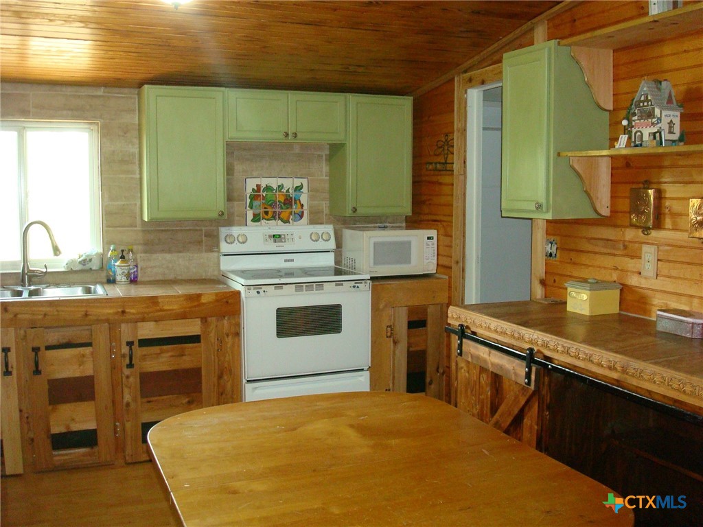5025 Bluebonnet Street Property Photo 4