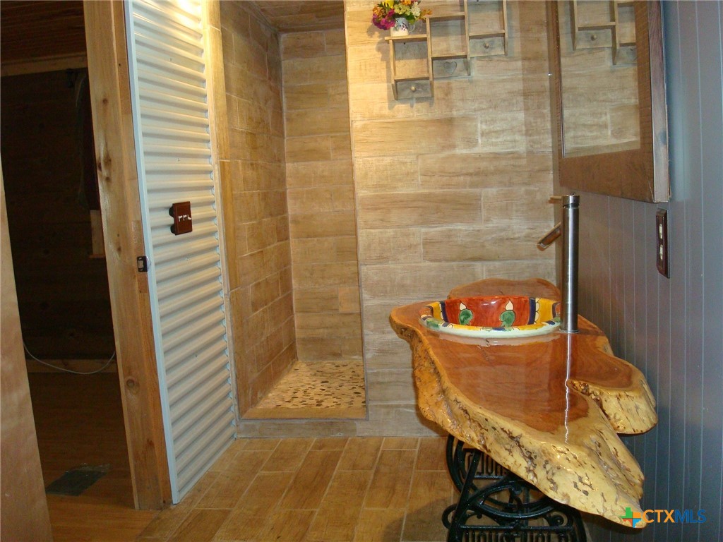 5025 Bluebonnet Street Property Photo 8