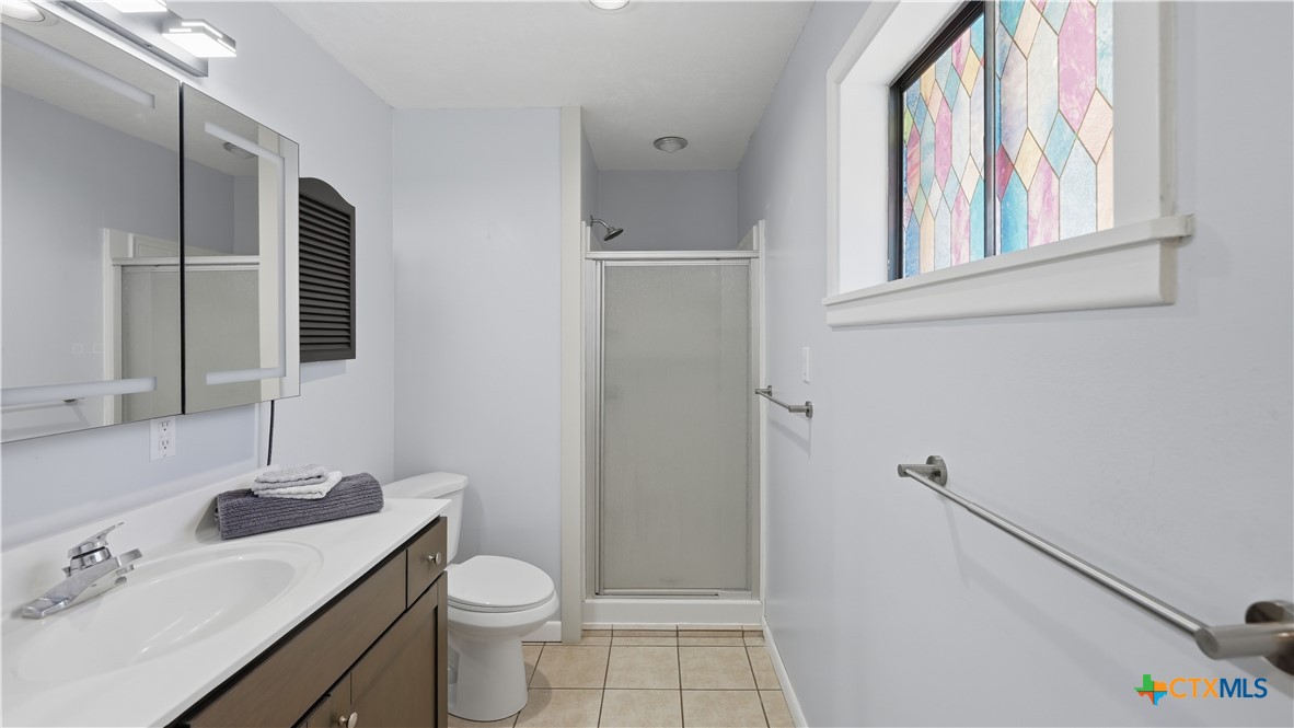 1268 W Lakeside Drive Property Photo 9