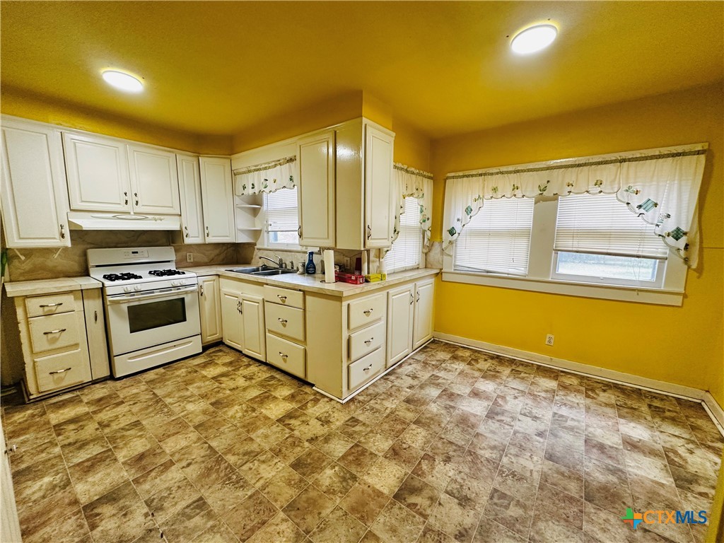 226 Duggan Street Property Photo 14