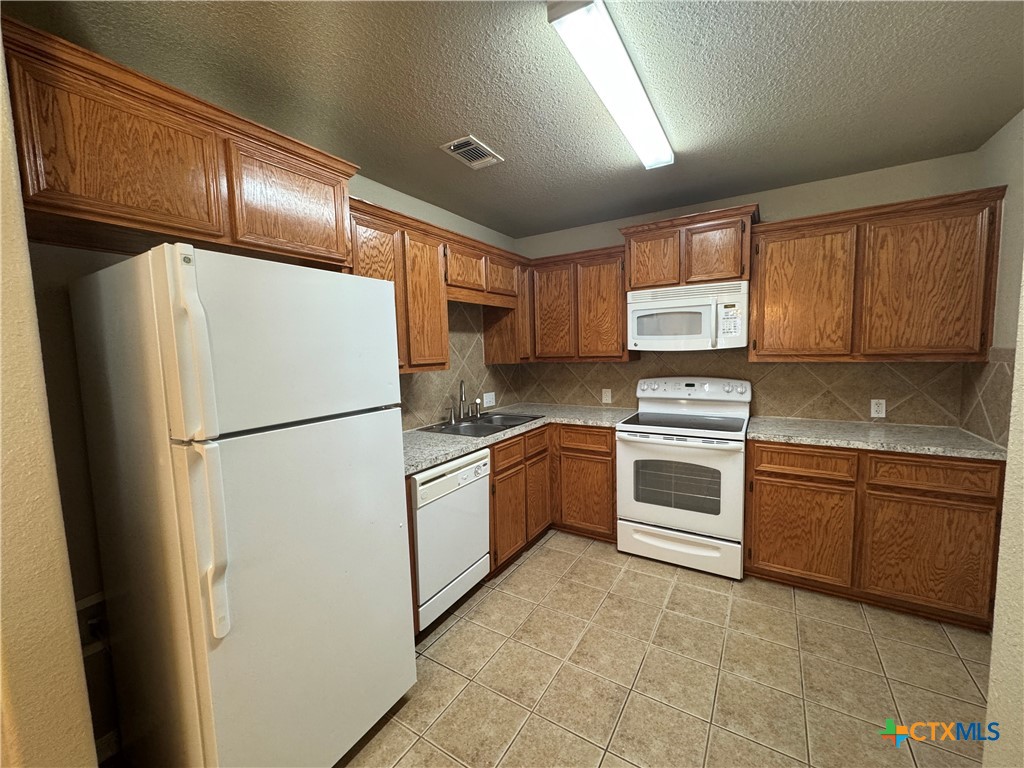 3003 Baldwin Loop Property Photo 8