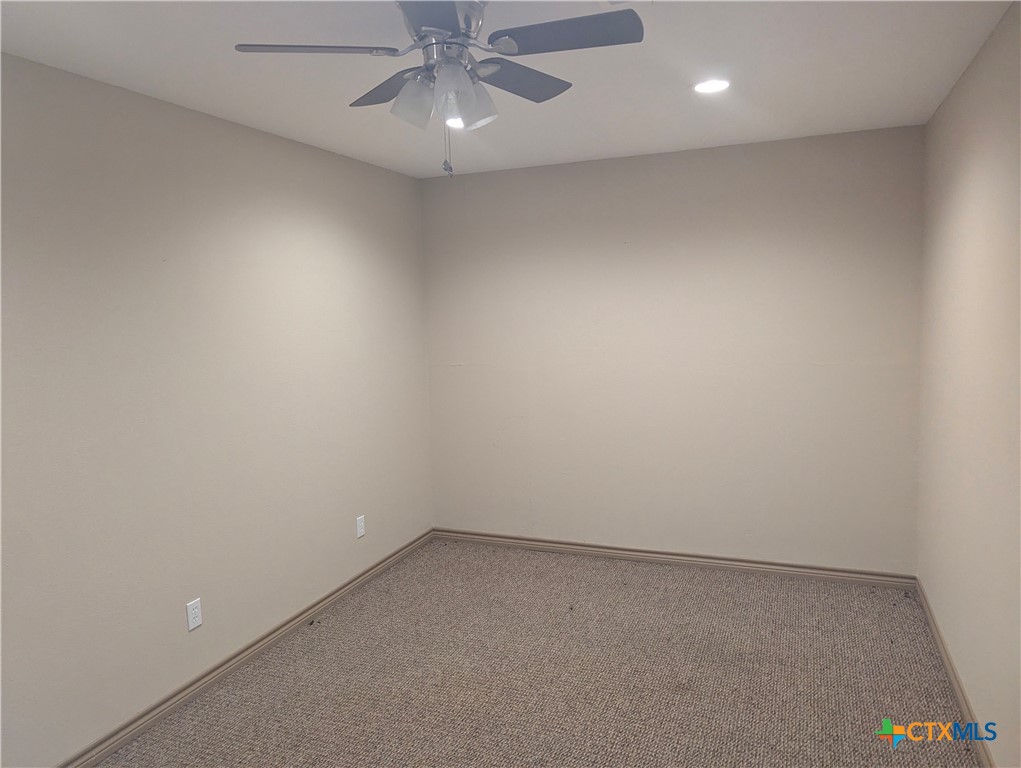 504 E Warren Avenue Property Photo 6