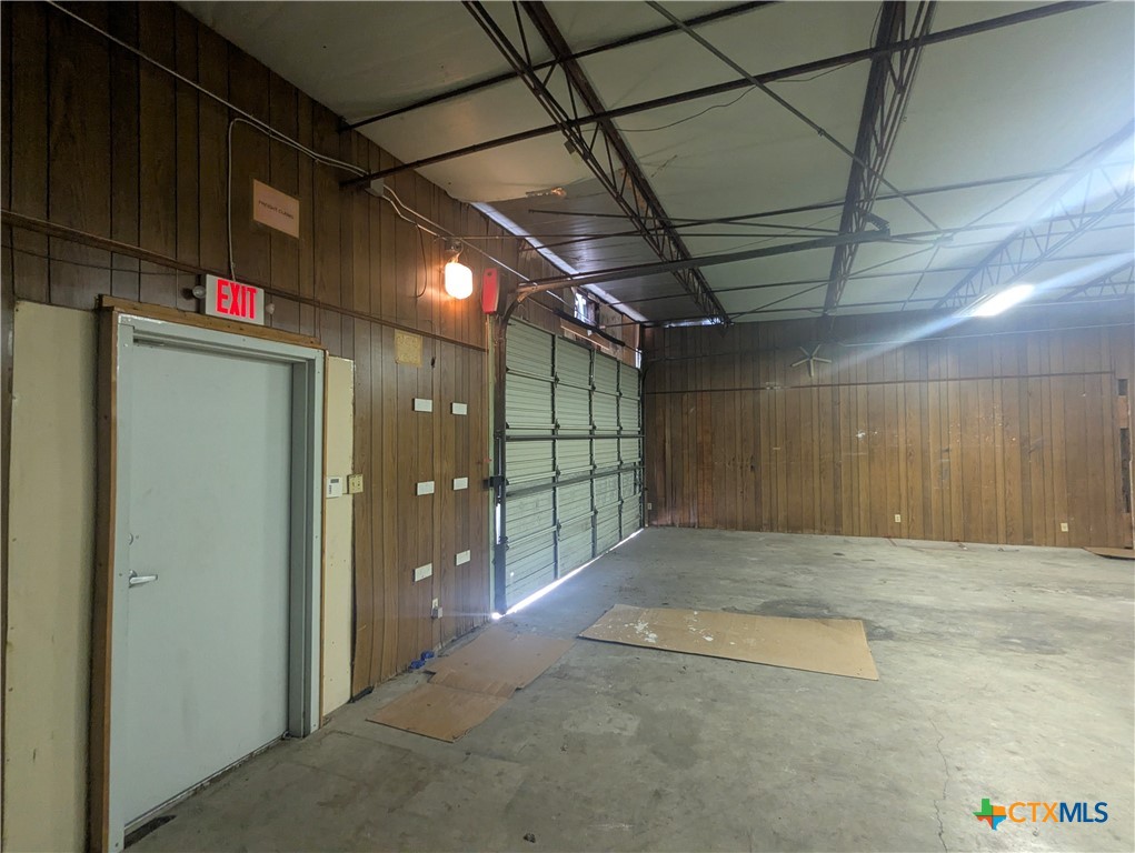 504 E Warren Avenue Property Photo 12