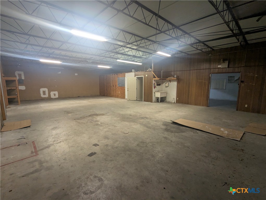 504 E Warren Avenue Property Photo 14