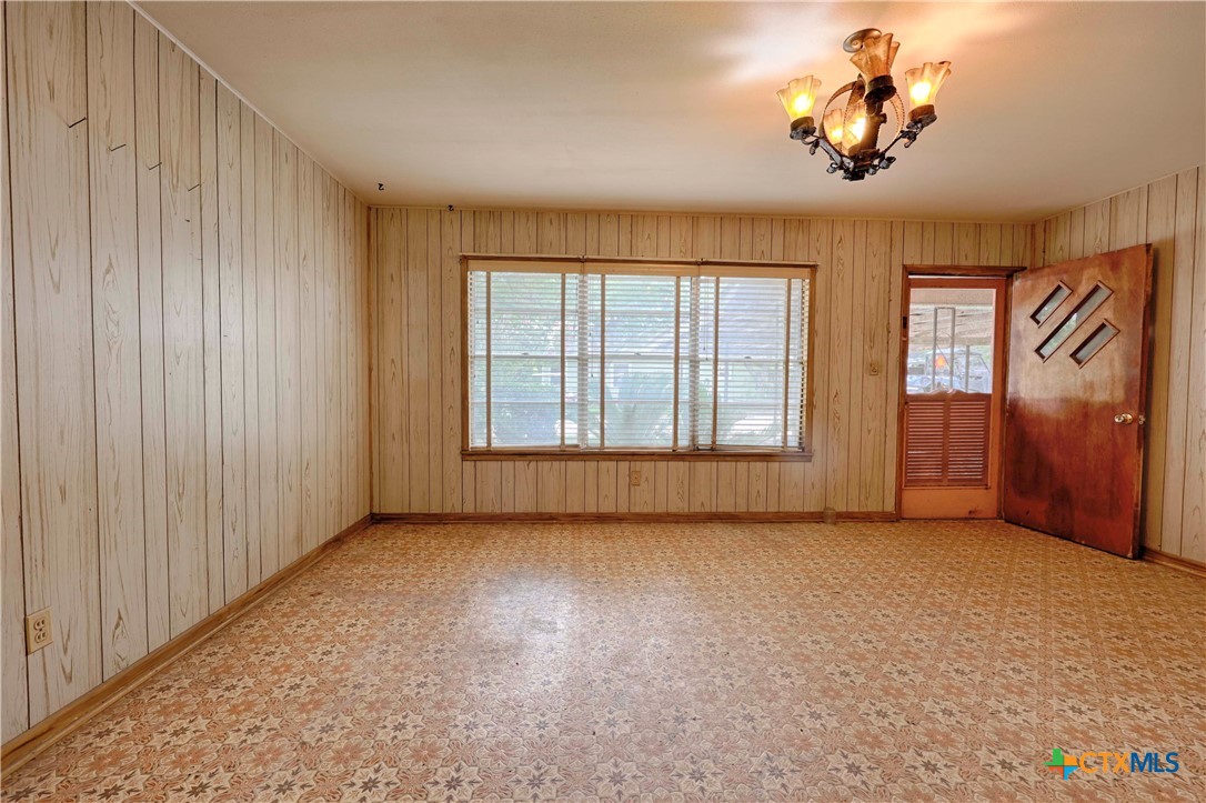200 Young Street Property Photo 3