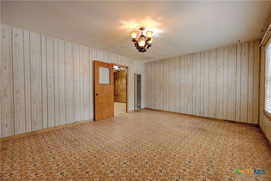 200 Young Street Property Photo 5