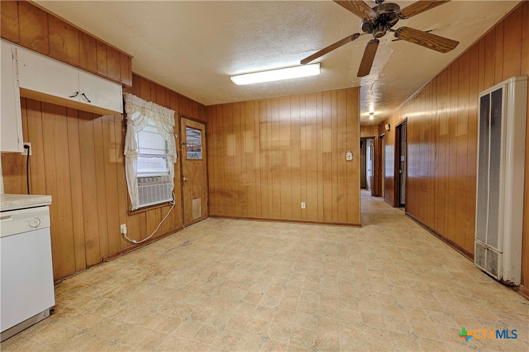 200 Young Street Property Photo 7