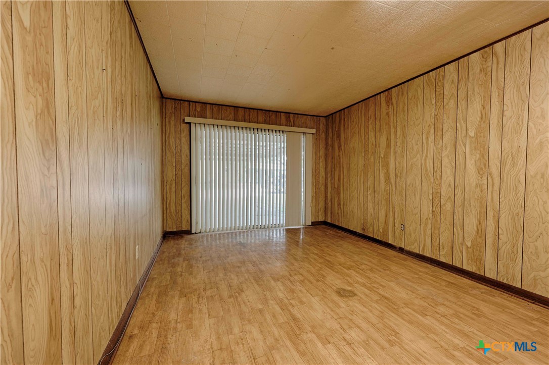200 Young Street Property Photo 13