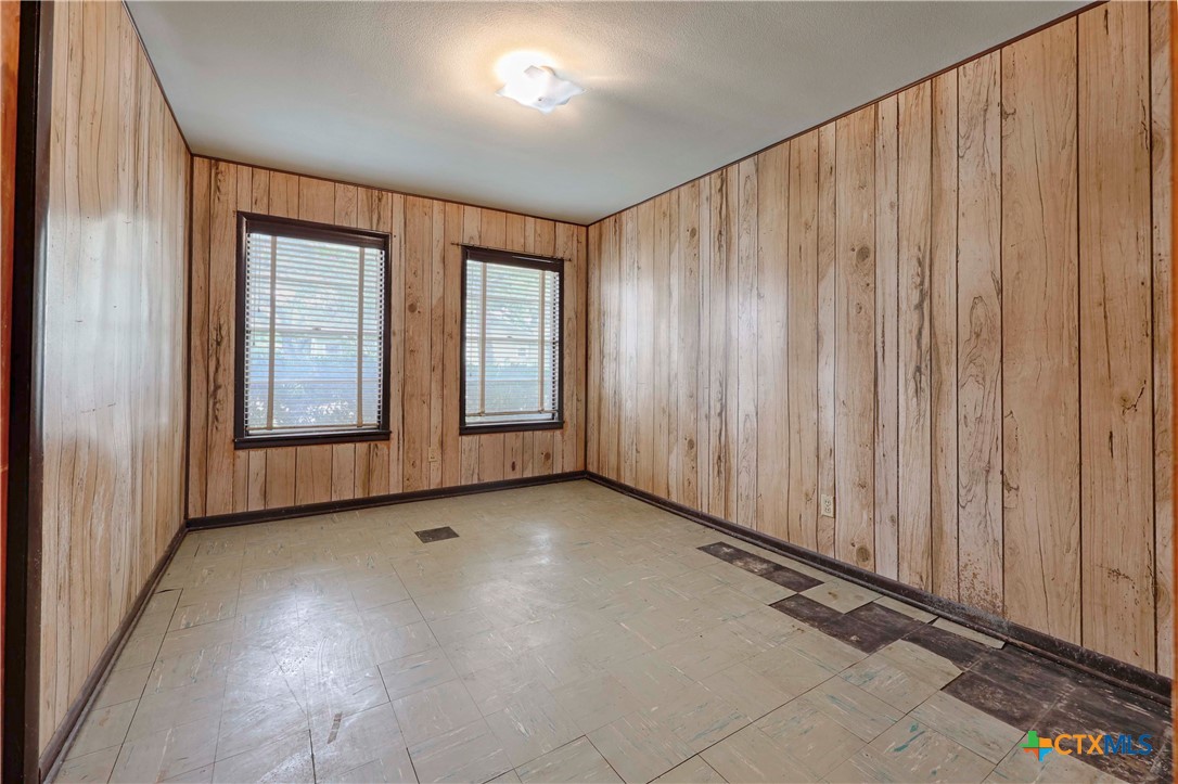 200 Young Street Property Photo 20