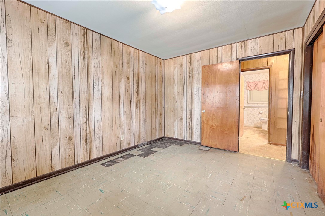 200 Young Street Property Photo 21