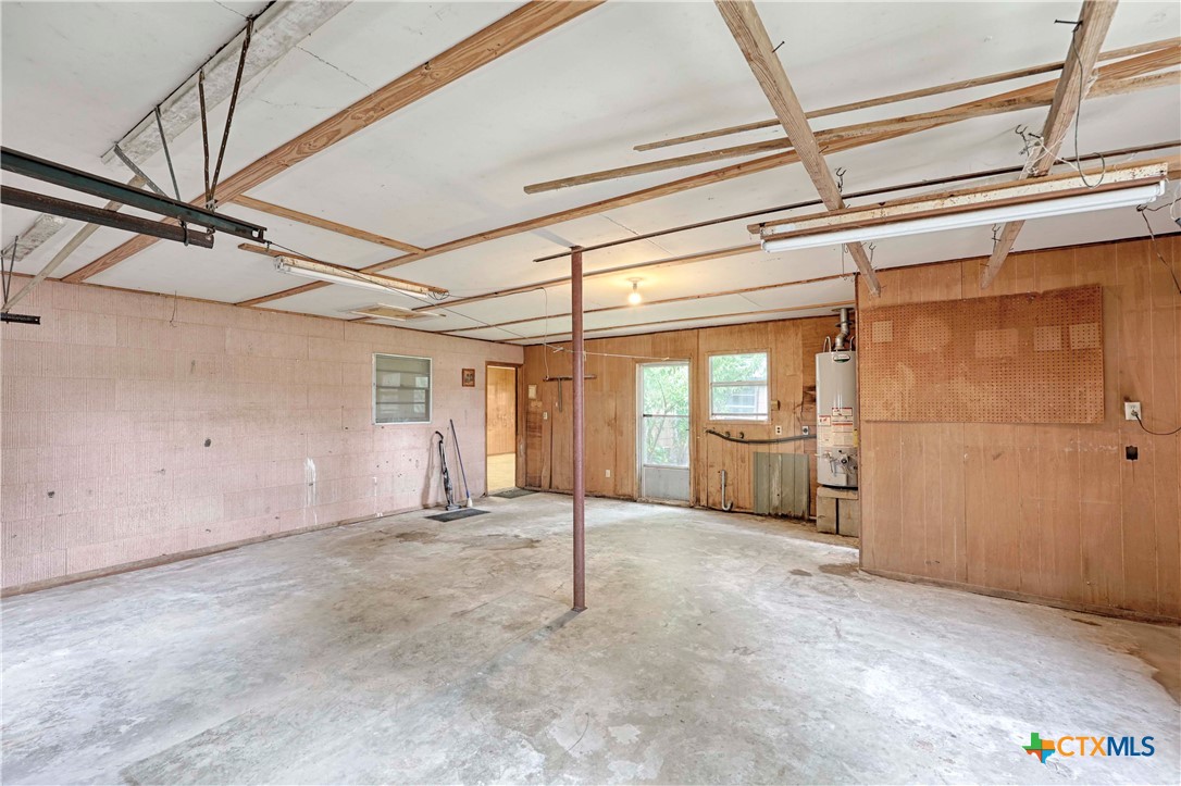 200 Young Street Property Photo 22