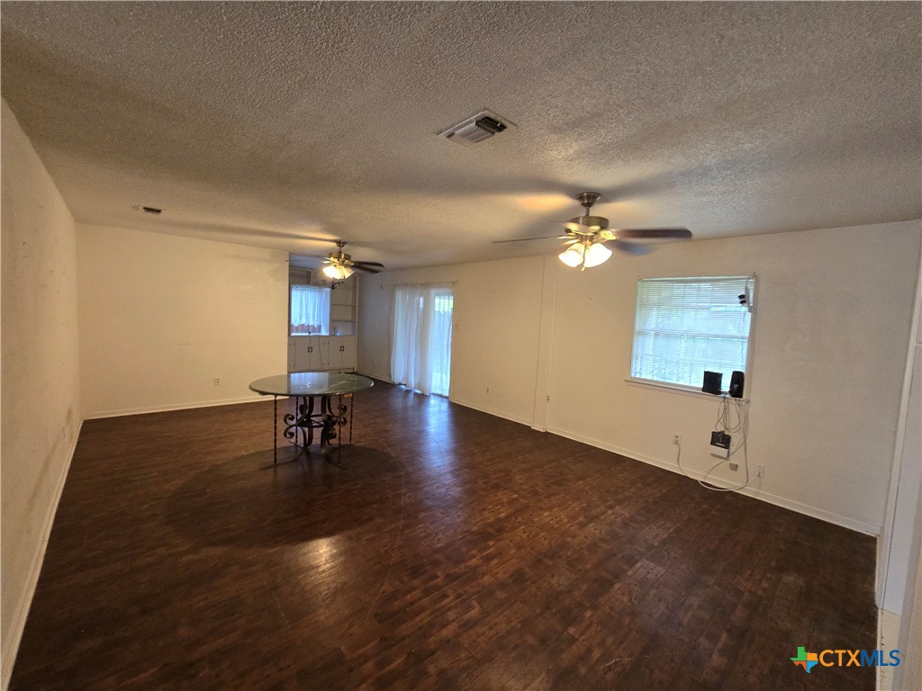 905 Willow Brook Street Property Photo 2
