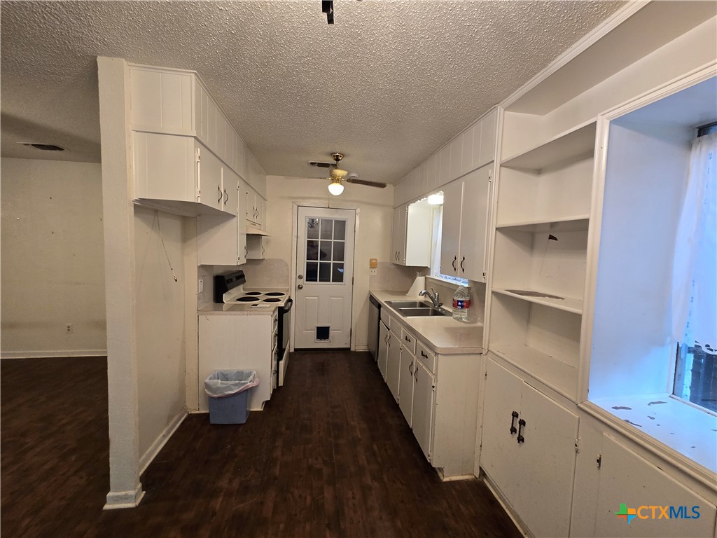 905 Willow Brook Street Property Photo 3