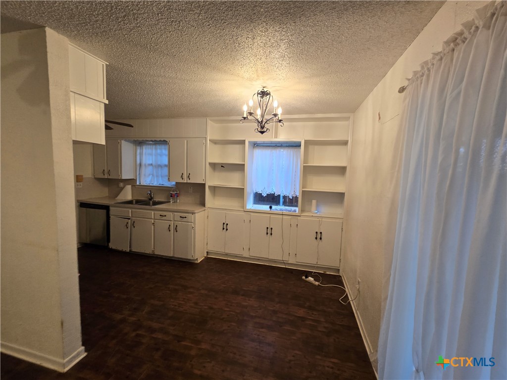 905 Willow Brook Street Property Photo 4