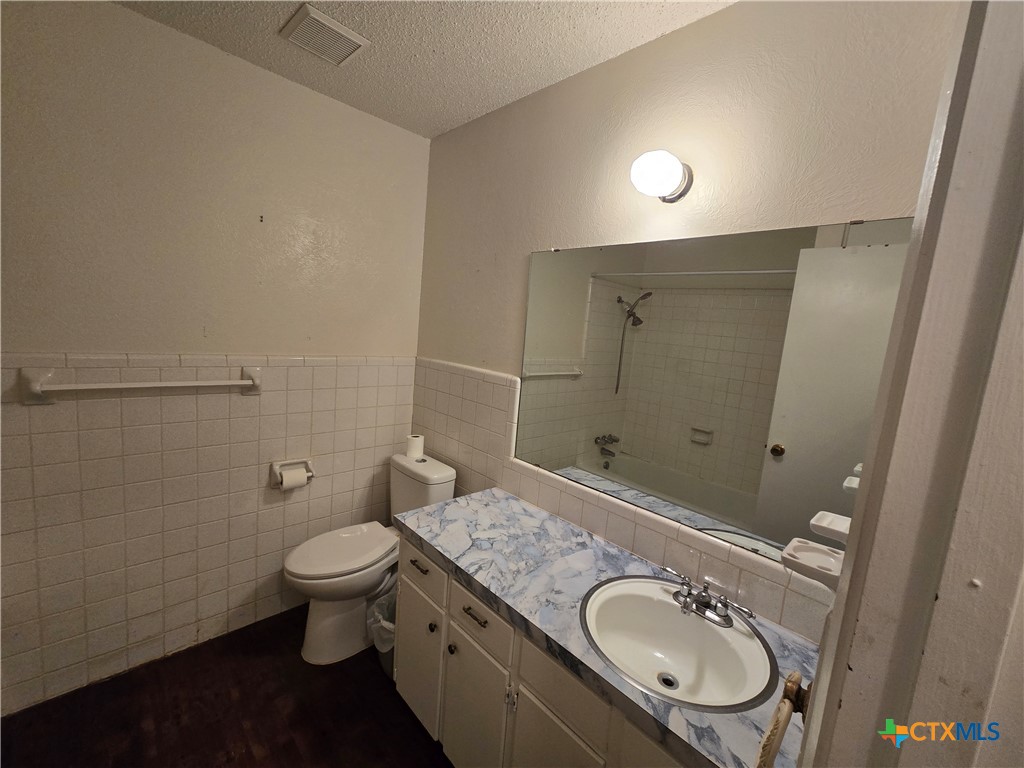 905 Willow Brook Street Property Photo 7