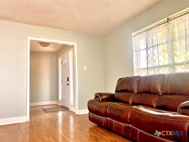 3303 Lake Charles Avenue Property Photo 4