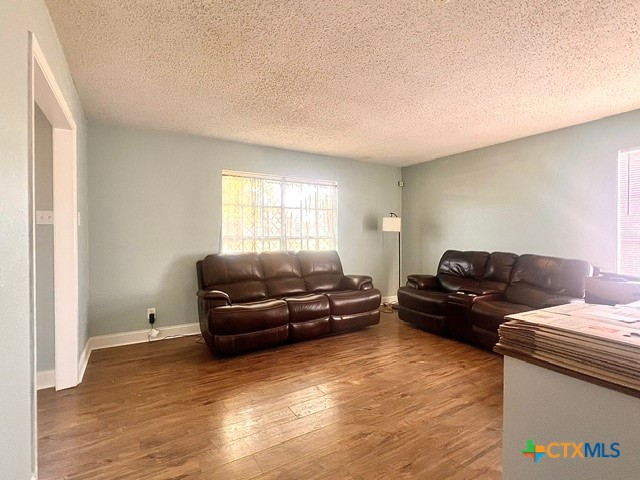 3303 Lake Charles Avenue Property Photo 6