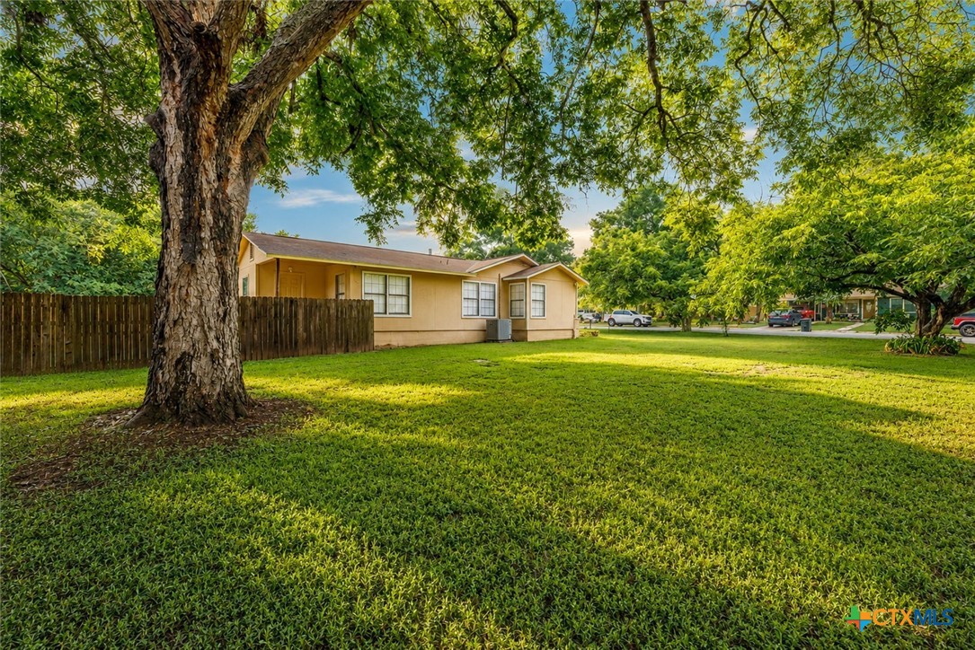 140 Hillcrest Drive Property Photo 2
