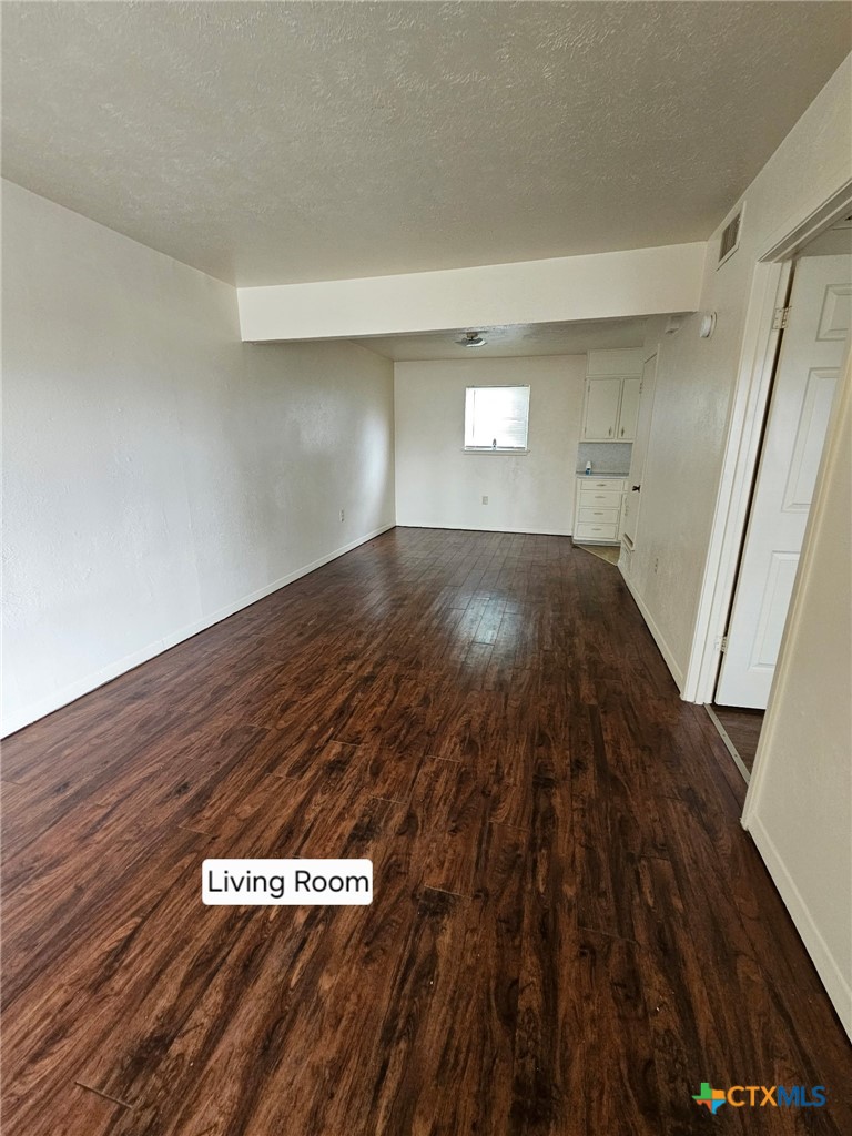 102 E Avenue A 1 Property Photo 6