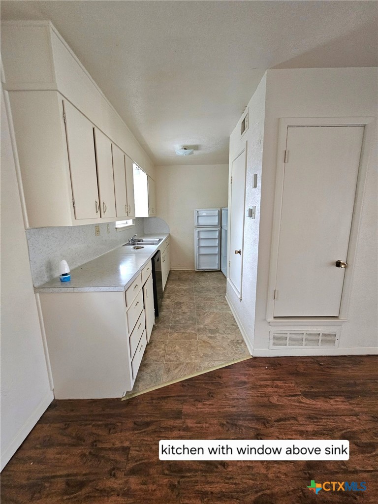 102 E Avenue A 1 Property Photo 7